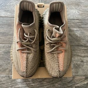 Yeezy Boost 350 V2  shoes